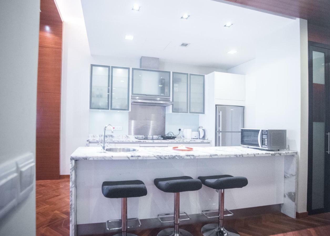 The Suites At Waterside Straits Quay By Plush Bagan Jermal Exterior foto